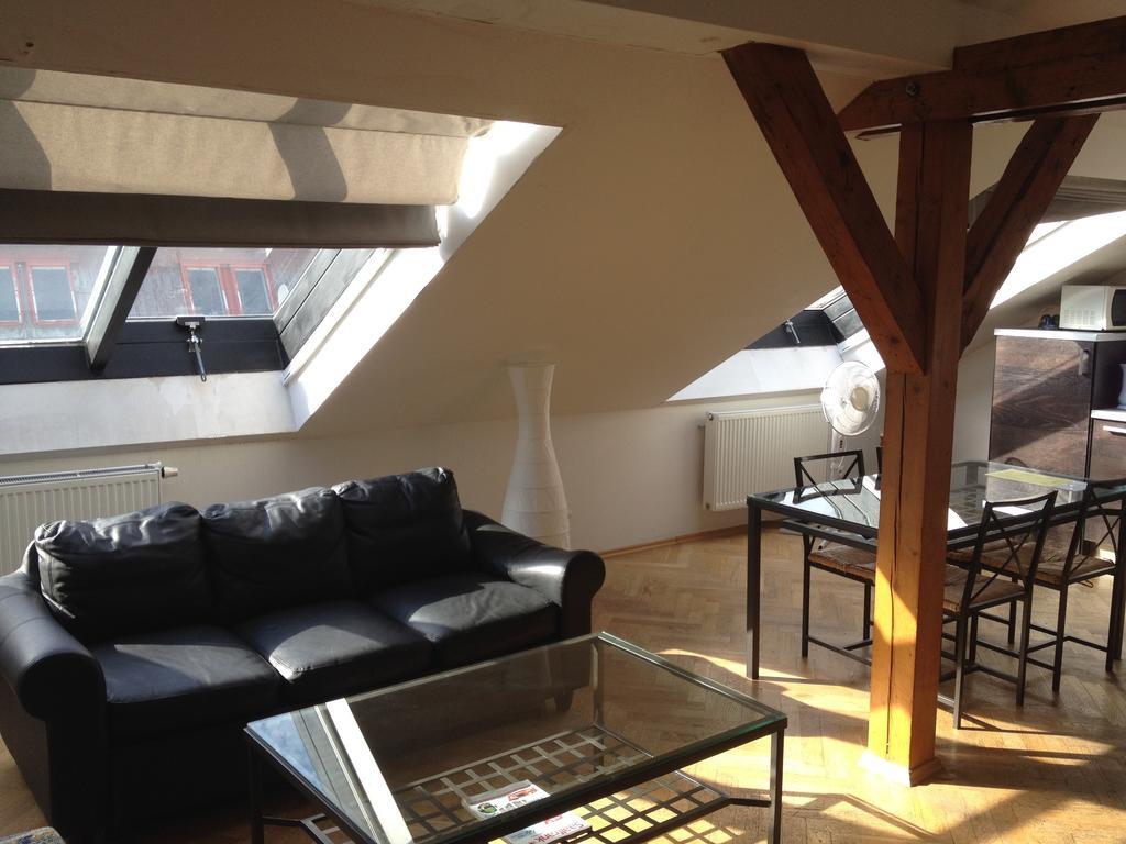Penthouse Apartment In Vinohrady Praga Cameră foto